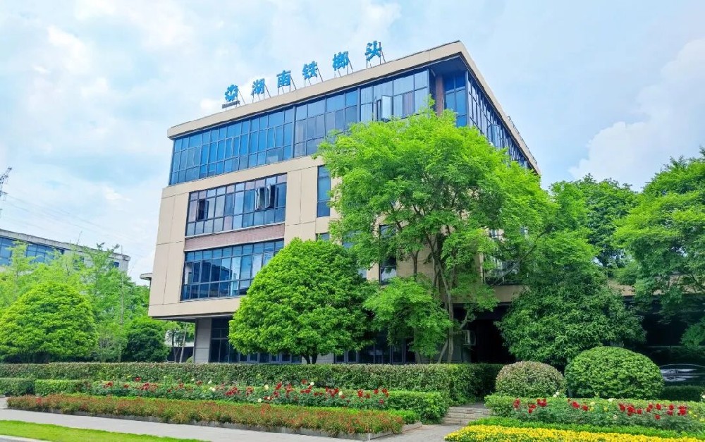 真功夫与人情味，铁榔头的工程机械锤炼之旅